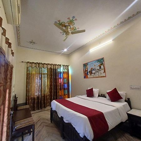 Hotel Green Haveli - A Heritage And Hill View Hotel , Пушкар Екстериор снимка
