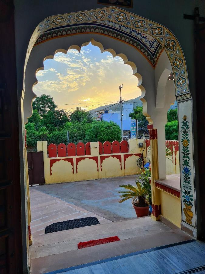 Hotel Green Haveli - A Heritage And Hill View Hotel , Пушкар Екстериор снимка