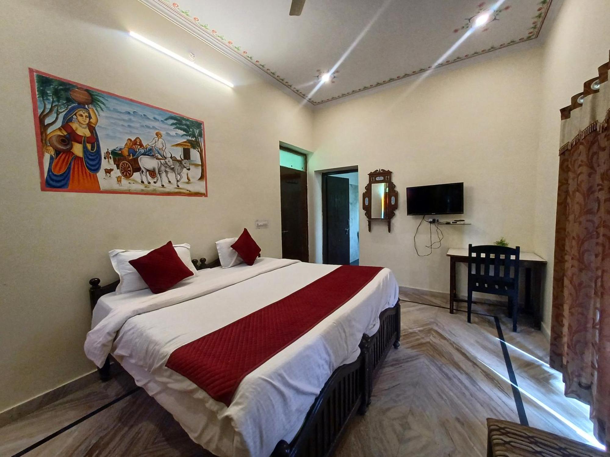 Hotel Green Haveli - A Heritage And Hill View Hotel , Пушкар Екстериор снимка
