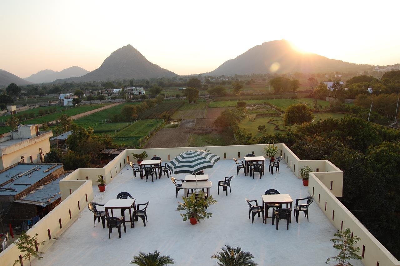 Hotel Green Haveli - A Heritage And Hill View Hotel , Пушкар Екстериор снимка