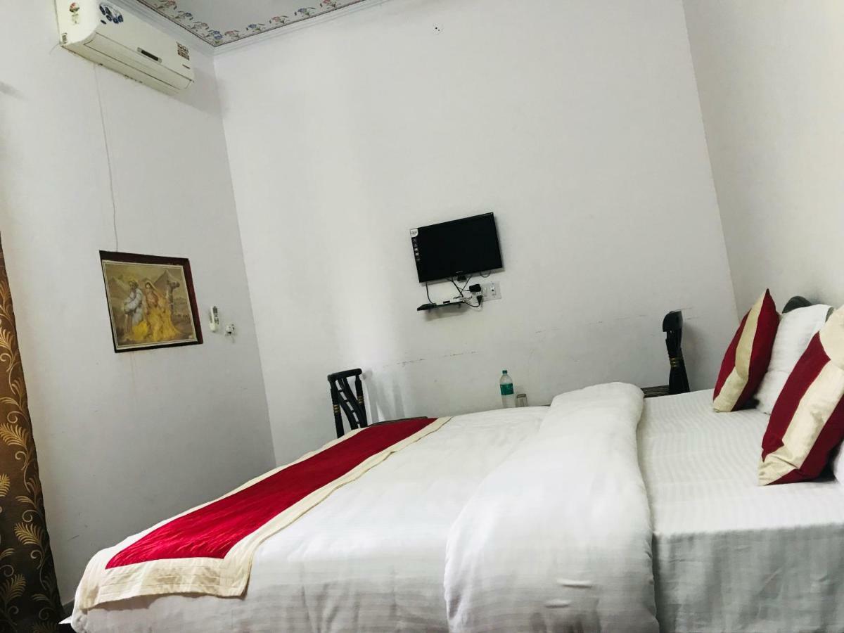 Hotel Green Haveli - A Heritage And Hill View Hotel , Пушкар Екстериор снимка
